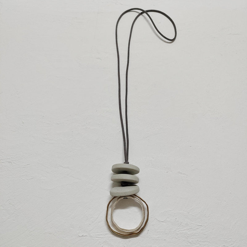 Kara&Kale Stone Pendants Metal Circle Resin Necklaces