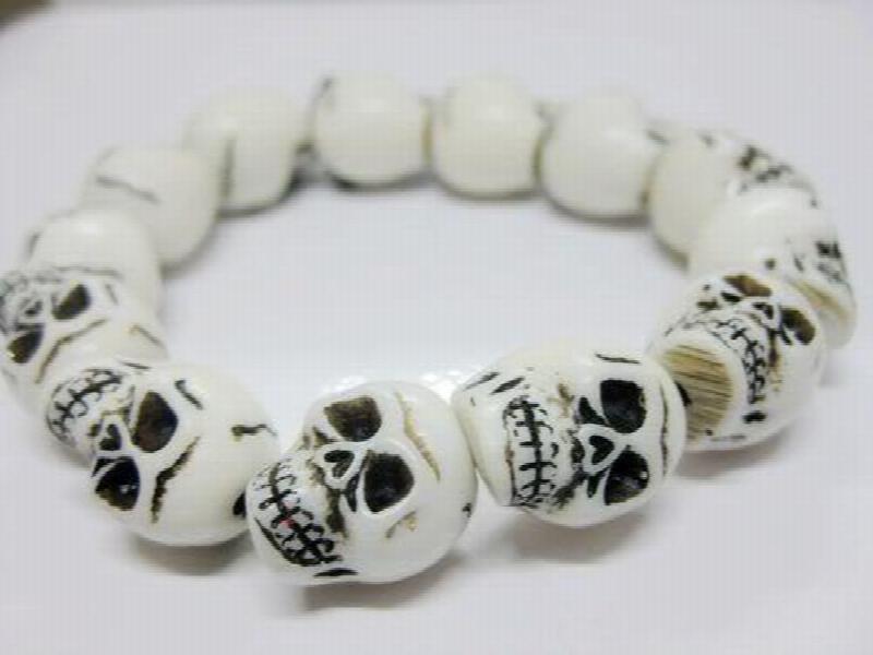 Detailed Skull Bead Bracelet on Elastic Cord