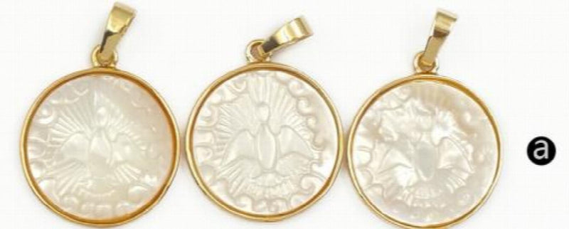 Pearl Shell Pendant with Bird Pattern Carved Jewelry