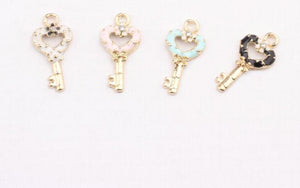 50Pcs Mixed Peach Heart Key Pendant DIY Jewelry Accessories of Necklace Bracelet