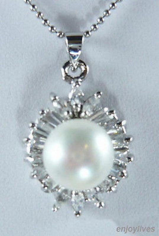 Shell Pearl Flower Pendant Necklace