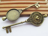 10pcs Heart Key Pendant Charm, Round Base Setting Tray, Fit 25mm Cabochon