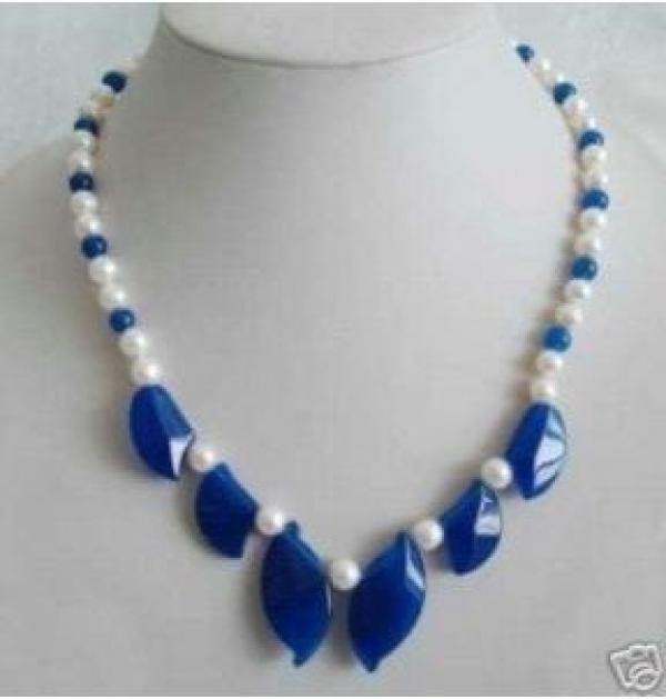Charming Pearl & Jade Leaves Necklace