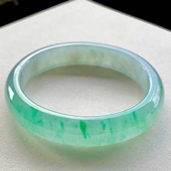 Zheru Jewelry Natural Burmese Jadeite Light Green 54mm-64mm Bracelet