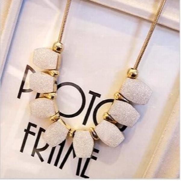Vintage Crystal Collarbone Choker Necklace for Women
