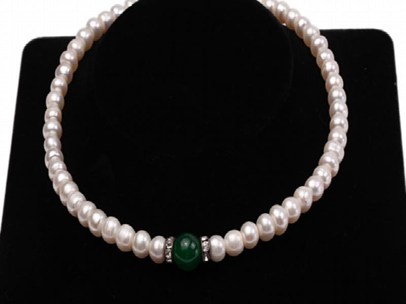 Real Freshwater Cultured Pearl Necklace with Natural Jade Choker