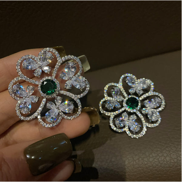 Baroque Vintage Diamond Hollow Heart Green Diamond Earrings