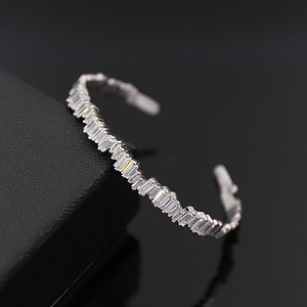 Gold-Color Baguette Bracelet with Cubic Zirconia B-76