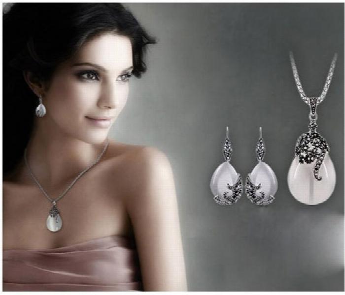 Vintage Opal Water Drop Flower Pendant Long Necklace & Earrings Set