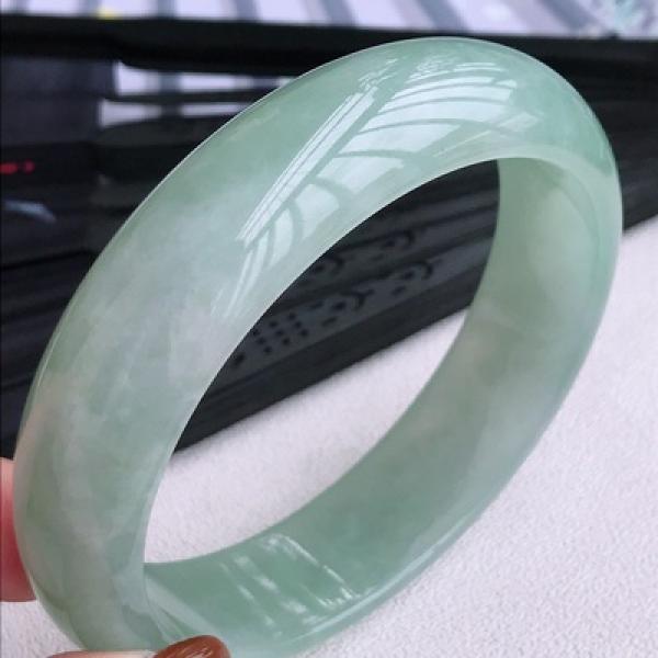 Zheru Jewelry Natural Burmese Light Emerald 54mm-64mm Bracelet
