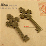 BoYuTe 44*19MM Antique Key Pendant Charms Lot