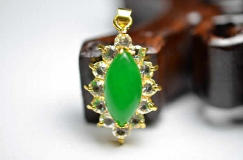 Malay Jade Gold-Plated Pendant Necklace Set