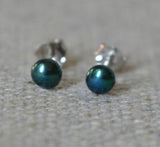 Freshwater Pearl Stud Earring 3.5-4mm Tiny Pearls Fine Jewelry