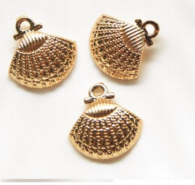 50pcs 18*19mm Shell Pendant for Bracelet Necklace Hair Accessories