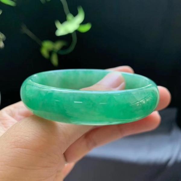 Zheru Natural Burmese Emerald Green Bracelet 54-64mm