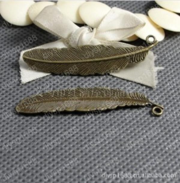 Antique Bronze Feather Shape Charm Pendant 50PCS