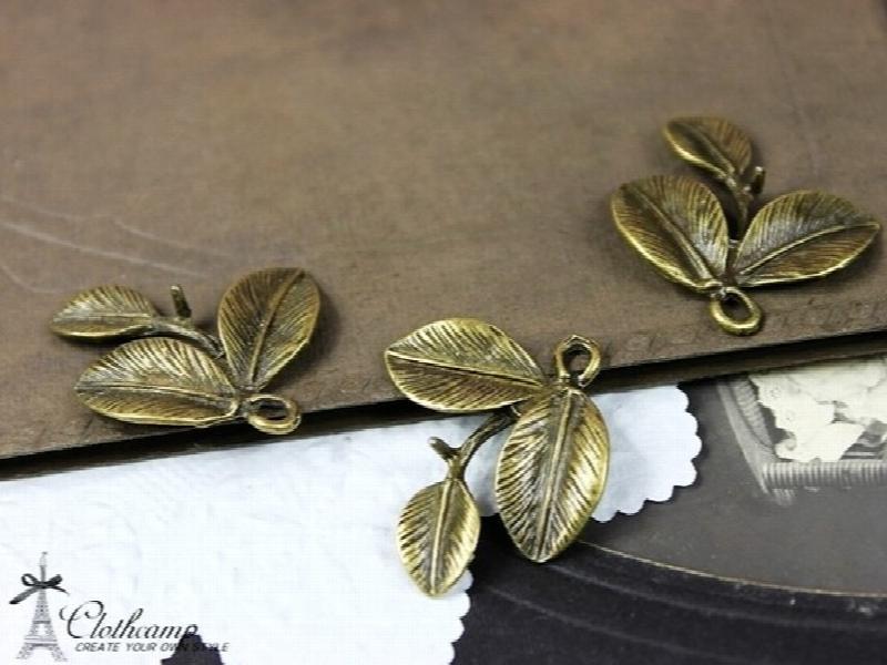 30pcs Antique Tibetan Silver Leaf Charms Pendants