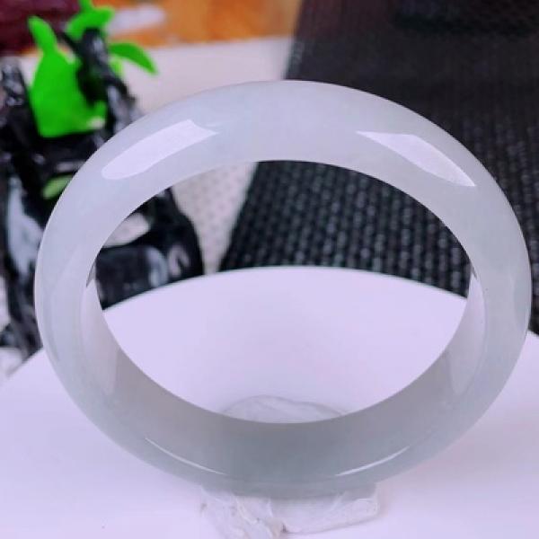 Natural Burmese Jadeite Light Bracelet for Mom and Girlfriend