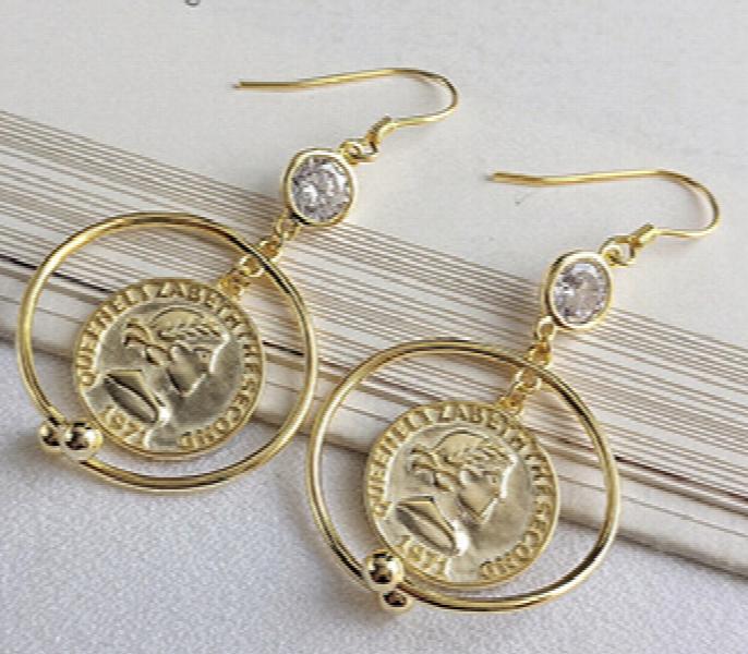Vintage Palace Style Dangle Earrings Women Jewelry