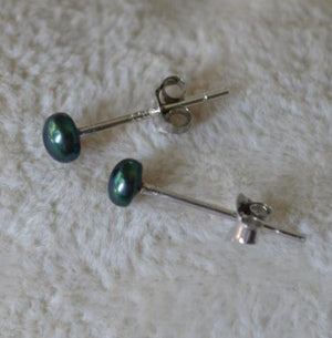 Freshwater Pearl Stud Earring 3.5-4mm Tiny Pearls Fine Jewelry