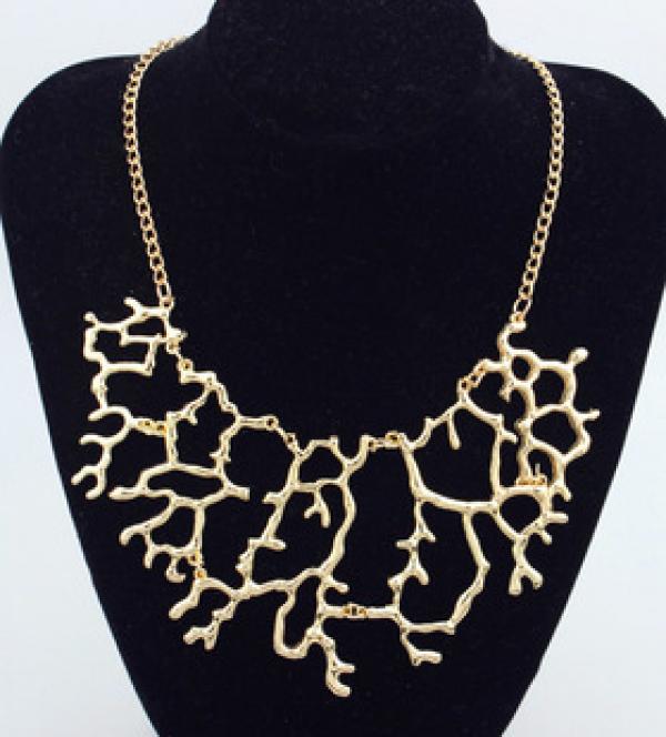 Coral Flower Necklace Hollow Branch Sautoir Clavicle Short Chain