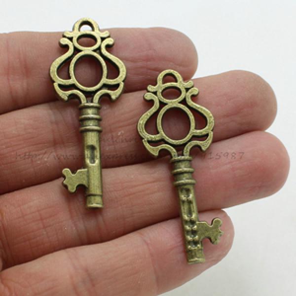 30pcs Key Shaped Charm Vintage Metal Key Pendant Charms for Jewelry 0964