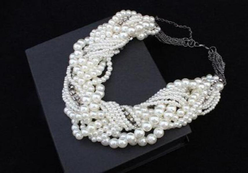 Exaggerated Multi-Layer Pearl Clavicle Necklace