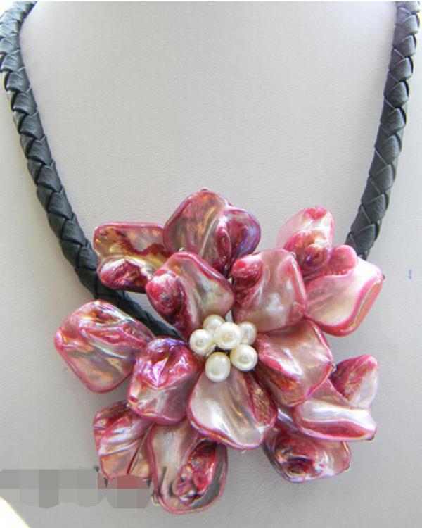 Hand-made Red Shell Flower Necklace 70mm