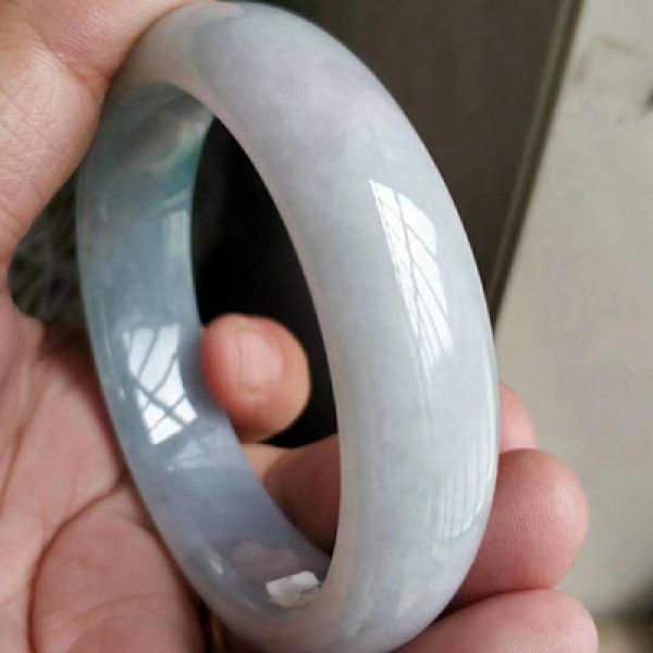 Zheru Jewelry Natural Burmese Jade 54-64mm Light Green Two-Tone Bracelet