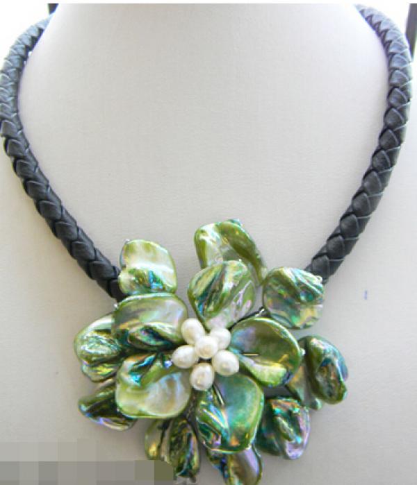 Green Shell Flower Necklace 17mm Hand-Made 18''