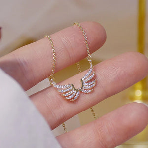 Cubic Zircon Wing Pendant Choker Necklace for Women