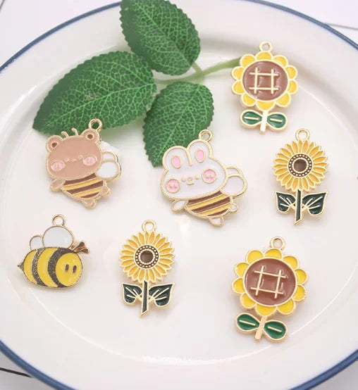 50 pcs Cartoon Flower bee Metal Charm Pendant DIY Jewelry Making