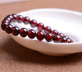 Bracelet en grenat naturel sculpt? ? la main