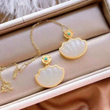 Chinese Retro Silver Inlaid Jade Shell Pendant Necklace