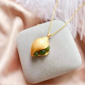 Silver Inlaid Hetian Chalcedony Conch Pendant Necklace