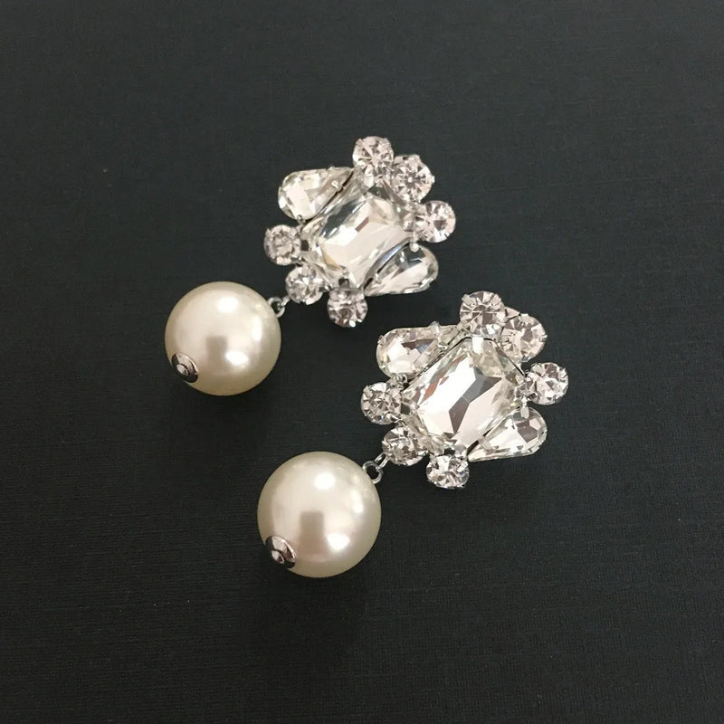 Temperament Women's Earrings - Sparkling Studs