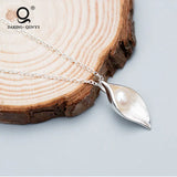 Leaf Shape Pearl Pendant Necklace